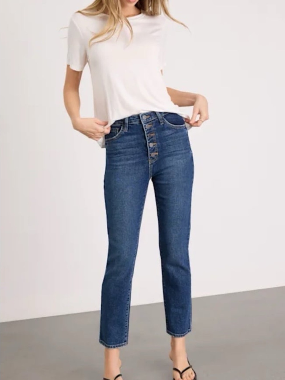 Forever a Trend Dark Wash High-Rise
Mom Jeans
